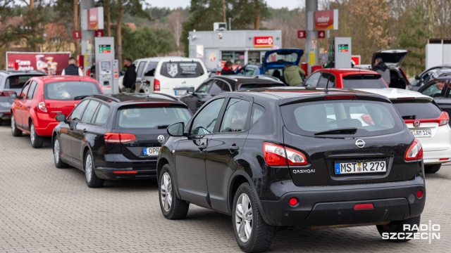 Fot. Robert Stachnik [Radio Szczecin] Na stacje benzynowe w Lubieszynie wrócili niemieccy kierowcy [ZDJĘCIA]