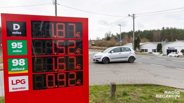 Fot. Robert Stachnik [Radio Szczecin] Na stacje benzynowe w Lubieszynie wrócili niemieccy kierowcy [ZDJĘCIA]