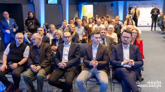 Fot. Robert Stachnik [Radio Szczecin] Sportowcy i trenerzy z nagrodami Marszałka Województwa [WIDEO, ZDJĘCIA]