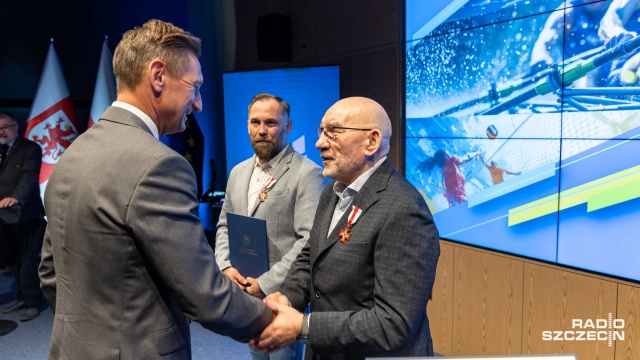 Fot. Robert Stachnik [Radio Szczecin] Sportowcy i trenerzy z nagrodami Marszałka Województwa [WIDEO, ZDJĘCIA]