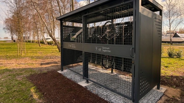 Fot. Centrum Żeglarskie Dwie wiaty i fotowoltaika na parkingu w Centrum Żeglarskim [ZDJĘCIA]