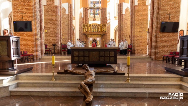 Fot. Robert Stachnik [Radio Szczecin] "Święconka Jakubowa" w szczecińskiej katedrze [WIDEO, ZDJĘCIA]