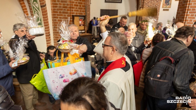 Fot. Robert Stachnik [Radio Szczecin] "Święconka Jakubowa" w szczecińskiej katedrze [WIDEO, ZDJĘCIA]