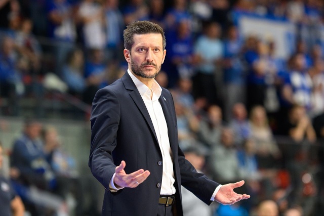 Podopieczni trenera Macieja Majcherka, pomimo drugiej z rzędu porażki, utrzymali prowadzenie w tabeli. Fot. PAP/Przemysław Karolczuk King dostał lanie, ale utrzymał pozycję lidera [ZDJĘCIA]