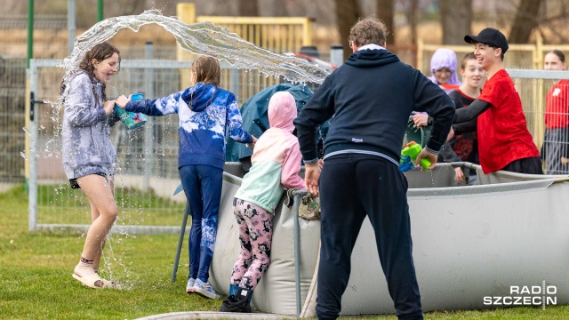Fot. Robert Stachnik [Radio Szczecin] W Trzebieży rozegrała się tradycyjna wodna bitwa [WIDEO, ZDJĘCIA]