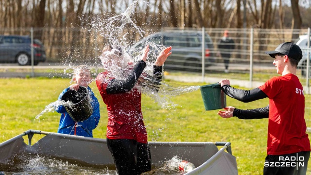 Fot. Robert Stachnik [Radio Szczecin] W Trzebieży rozegrała się tradycyjna wodna bitwa [WIDEO, ZDJĘCIA]