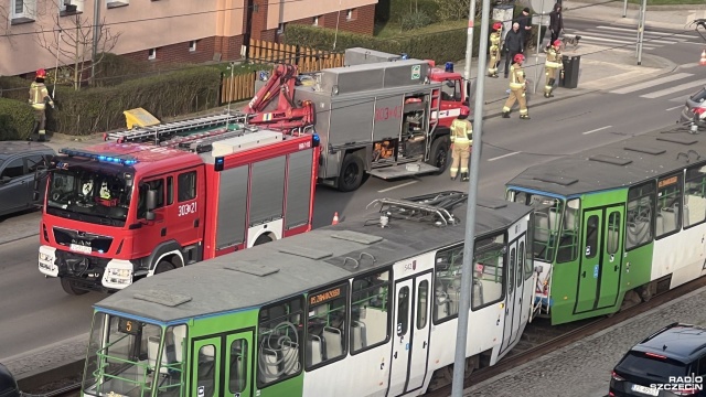 Fot. Małgorzata Gwiazda-Elmerych [Radio Szczecin] Utrudnienia na Pogodnie. Tramwaj zderzył się z samochodem [ZDJĘCIA]