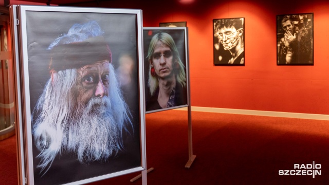 Fot. Robert Stachnik [Radio Szczecin] Wystawa pt. "Jestem Berlińczykiem" w Teatrze Polskim [ZDJĘCIA]