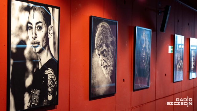 Fot. Robert Stachnik [Radio Szczecin] Wystawa pt. "Jestem Berlińczykiem" w Teatrze Polskim [ZDJĘCIA]
