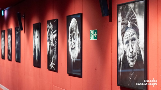 Fot. Robert Stachnik [Radio Szczecin] Wystawa pt. "Jestem Berlińczykiem" w Teatrze Polskim [ZDJĘCIA]