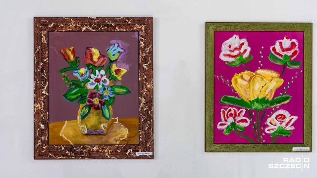 Fot. Robert Stachnik [Radio Szczecin] Maluje stopą. Wystawę można oglądać w Szczecinie [ZDJĘCIA]