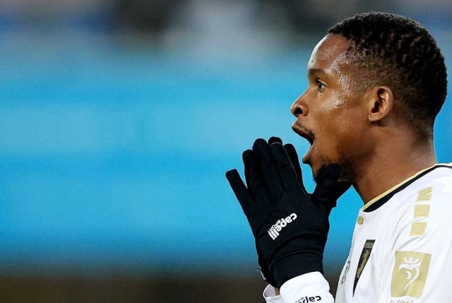 Piłkarz Pogoni Szczecin Paul Mukairu podczas meczu Ekstraklasy z Piastem Gliwice. Fot. PAP/Jarek Praszkiewicz Bardzo ważna wygrana Pogoni w Gliwicach [ZDJĘCIA]