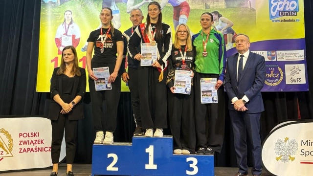 Fot. LKS-u Feniks Pesta Stargard Zapaśniczki z regionu z medalami MP juniorek U-20 [ZDJĘCIA]