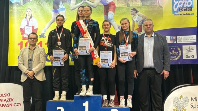 Fot. LKS-u Feniks Pesta Stargard Zapaśniczki z regionu z medalami MP juniorek U-20 [ZDJĘCIA]