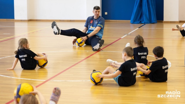Fot. Robert Stachnik [Radio Szczecin] Przedszkolaki z Polic pod skrzydłami siatkarek Lotto Chemika [ZDJĘCIA]