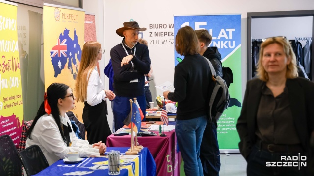 Fot. Robert Stachnik [Radio Szczecin] Targi Pracy ZUT na ulicy Jagiellońskiej [ZDJĘCIA]