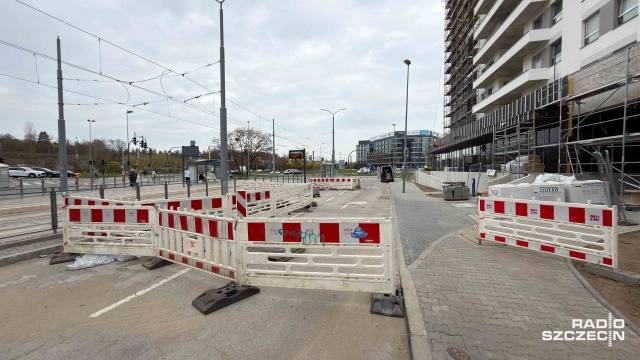 Fot. Robert Stachnik [Radio Szczecin] Ekspertyza dziury w jezdni na Pomorzanach potrwa około 10 tygodni [ZDJĘCIA]