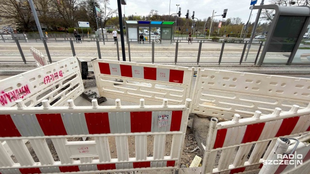 Fot. Robert Stachnik [Radio Szczecin] Ekspertyza dziury w jezdni na Pomorzanach potrwa około 10 tygodni [ZDJĘCIA]