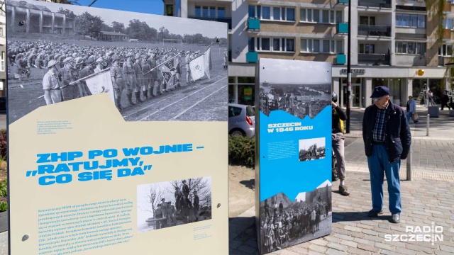 Fot. Robert Stachnik [Radio Szczecin] Wystawa "Wygnali Bieruta z trybuny" na pl. Zgody [ZDJĘCIA]