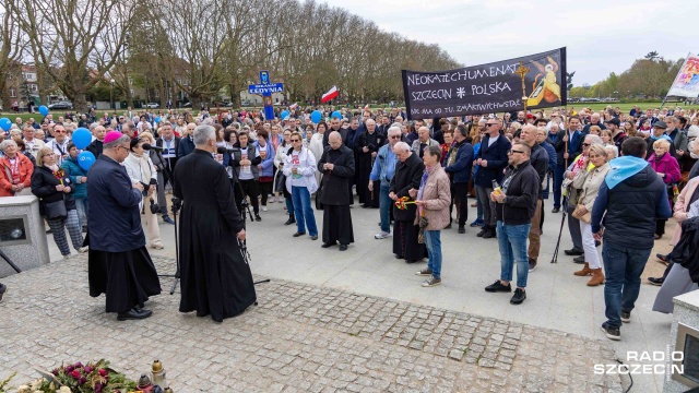 Fot. Robert Stachnik [Radio Szczecin] Marsz dla Życia ponownie na ulicach Szczecina [WIDEO, ZDJĘCIA]