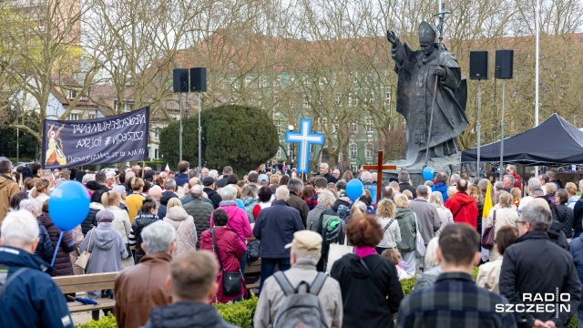 Fot. Robert Stachnik [Radio Szczecin] Marsz dla Życia ponownie na ulicach Szczecina [WIDEO, ZDJĘCIA]