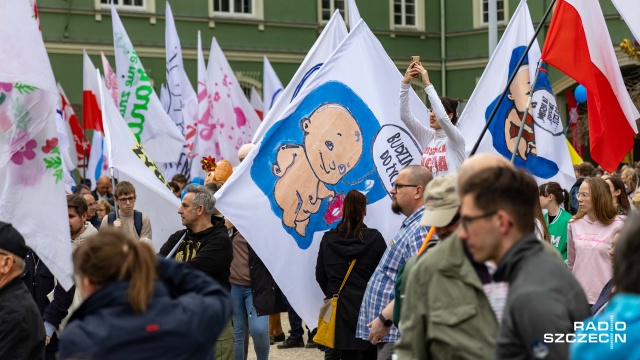 Fot. Robert Stachnik [Radio Szczecin] Marsz dla Życia ponownie na ulicach Szczecina [WIDEO, ZDJĘCIA]