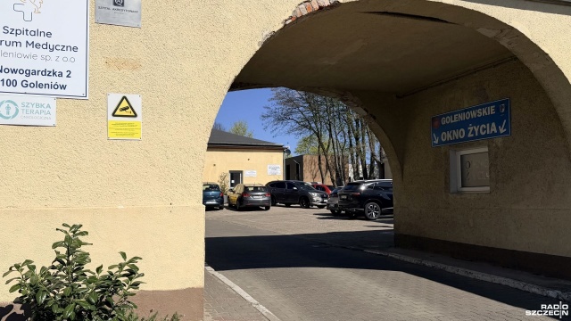 Fot. Weronika Łyczywek [Radio Szczecin] W goleniowskim oknie życia pozostawiono chłopca [ZDJĘCIA]