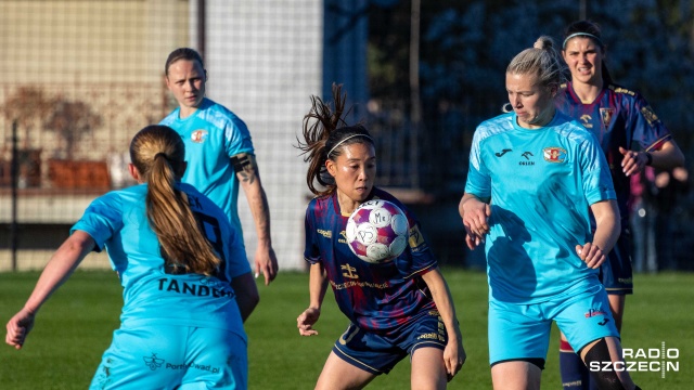 Fot. Robert Stachnik [Radio Szczecin] Piłkarki Czarnych Sosnowiec wygrały w starciu z Pogonią [ZDJĘCIA]