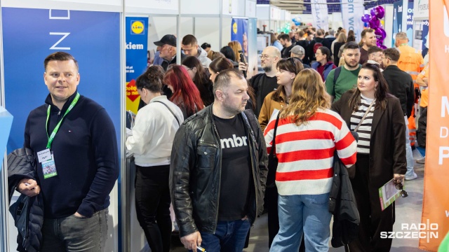 Fot. Robert Stachnik [Radio Szczecin] Na chętnych czeka 80 pracodawców. Trwają szczecińskie Targi Pracy [ZDJĘCIA]