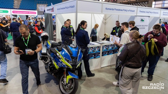 Fot. Robert Stachnik [Radio Szczecin] Na chętnych czeka 80 pracodawców. Trwają szczecińskie Targi Pracy [ZDJĘCIA]