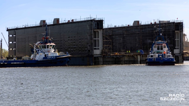 Fot. Robert Stachnik [Radio Szczecin] Zwodowano drugi moduł doku w Stoczni "Wulkan" [WIDEO, ZDJĘCIA]