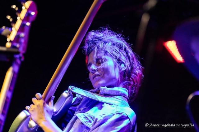 Kinga Głyk. Fot. Sławek Wąchała [Materiały prasowe artystki] Kinga Głyk – wybitna polska basistka zagra w Szczecinie [ZDJĘCIA]