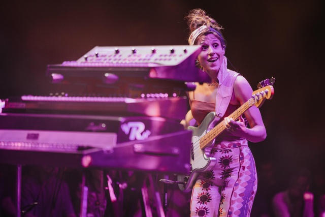 Kinga Głyk. Fot. @umbertolopez [Materiały prasowe artystki] Kinga Głyk – wybitna polska basistka zagra w Szczecinie [ZDJĘCIA]