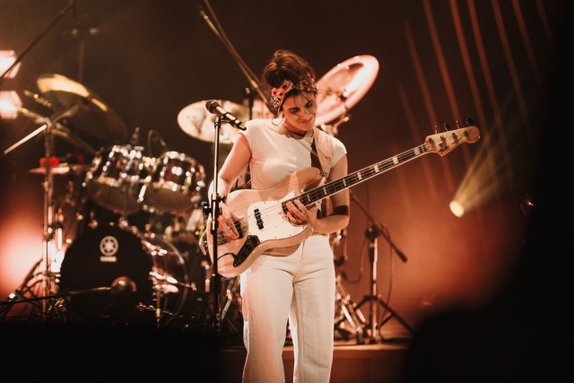 Kinga Głyk. Fot. @KrzysiekPuda [Materiały prasowe artystki] Kinga Głyk – wybitna polska basistka zagra w Szczecinie [ZDJĘCIA]