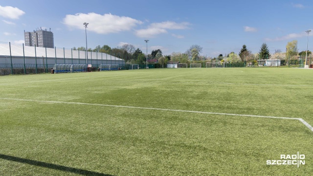 Fot. Robert Stachnik [Radio Szczecin] Spór o dostęp do miejskich boisk w Szczecinie. Mieszkańcy chcą zmian w regulaminie [WIDEO, ZDJĘCIA]