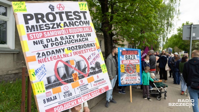 Fot. Robert Stachnik [Radio Szczecin] Protest w Podjuchach. Budowa bazy paliwowej wzbudza silne emocje [ZDJĘCIA]