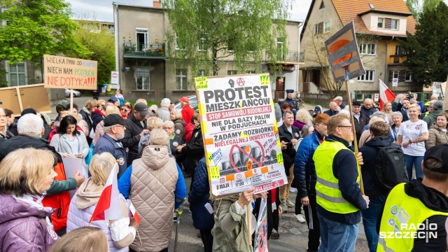 Fot. Robert Stachnik [Radio Szczecin] Protest w Podjuchach. Budowa bazy paliwowej wzbudza silne emocje [ZDJĘCIA]