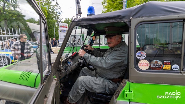 Fot. Robert Stachnik [Radio Szczecin] Parada zabytkowych samochodów w ramach Nocy Muzeów [ZDJĘCIA]