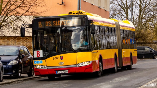 Fot. Antoni Stefański [Radio Szczecin] Po szczecińskich ulicach tymczasowo jeżdżą autobusy z Łodzi [ZDJĘCIA]