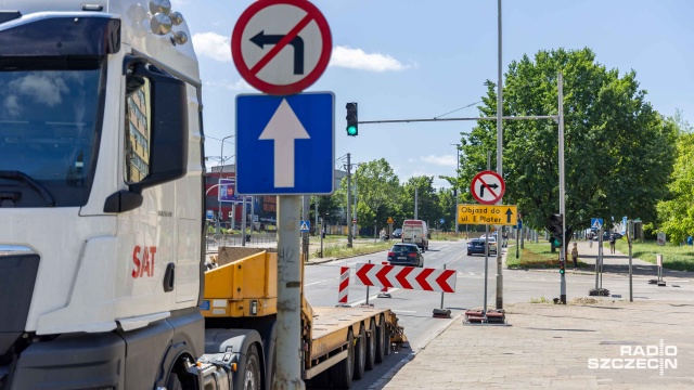 Remont Emilii Plater. Fot. Robert Stachnik [Radio Szczecin] Pierwszy dzień przebudowy ulicy Emilii Plater. Mieszkańcy: są duże problemy [ZDJĘCIA]