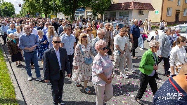 Fot. Robert Stachnik [Radio Szczecin] Wyjątkowa oprawa procesji Bożego Ciała w Pyrzycach [WIDEO, ZDJĘCIA]