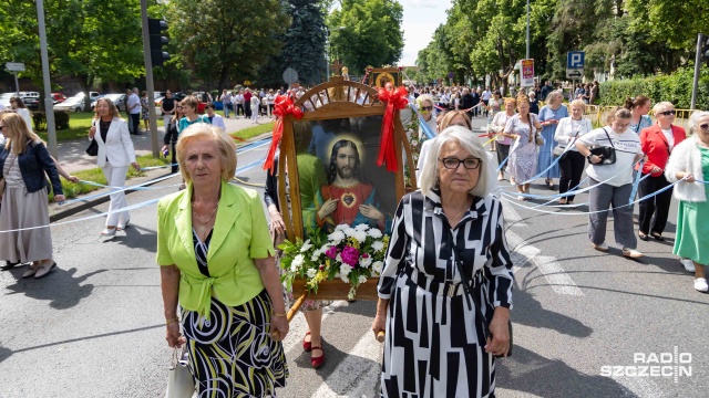 Fot. Robert Stachnik [Radio Szczecin] Wyjątkowa oprawa procesji Bożego Ciała w Pyrzycach [WIDEO, ZDJĘCIA]