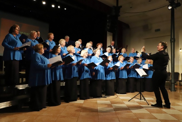 Chór Hejnał w Szczecinie pod dyrekcją Patryka Wróblewskiego. Fot. Tomasz Rychłowski Szczecińskie chóry górą na 61. Międzynarodowym Festiwalu im. prof. Jana Szyrockiego w Międzyzdrojach [ZDJĘCIA]