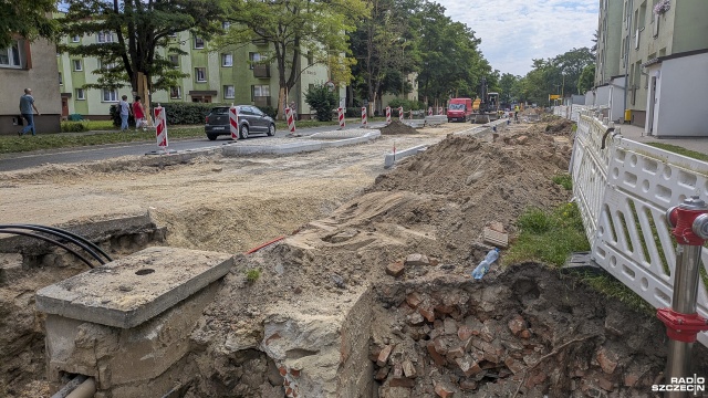 Fot. Maciej Papke [Radio Szczecin] Na ratunek jezioru. Montują przepompownię w Nowogardzie [WIDEO, ZDJĘCIA]