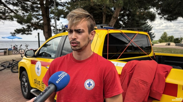 Fot. Wojciech Ochrymiuk [Radio Szczecin] "Bezpieczne Wakacje" dotarły na plażę w Trzebieży [ZDJĘCIA]