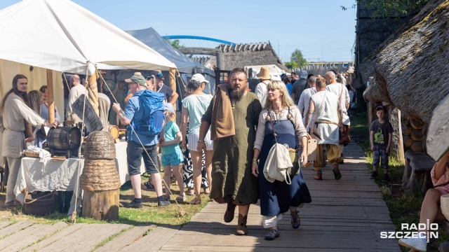 Fot. Robert Stachnik [Radio Szczecin] Ostatni dzień Festiwalu Słowian i Wikingów. "Tu jest jak w średniowieczu" [ZDJĘCIA]