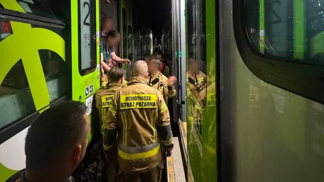 Fot. OSP Lubczyna Pociąg uderzył w powalone drzewo [ZDJĘCIA]