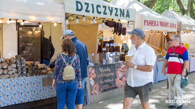 Fot. Robert Stachnik [Radio Szczecin] Jadalne bukiety i oscypki... Wystawcy o smakach Letniego Jarmarku [ZDJĘCIA]