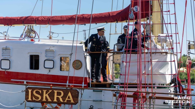 ORP Iskra. Fot. Robert Stachnik [Radio Szczecin] Tłumy mieszkańców i turystów przywitały ORP Iskra w Szczecinie [ZDJĘCIA]