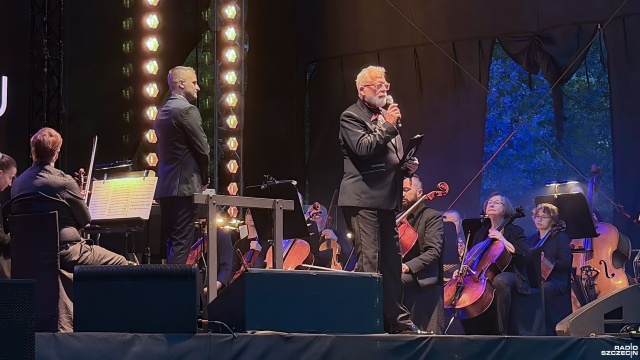 Fot. Wojciech Ochrymiuk [Radio Szczecin] Muzyczna podróż przez polskie filmy i seriale podczas koncertu „Sierpniowe Przełomy” [WIDEO, ZDJĘCIA]